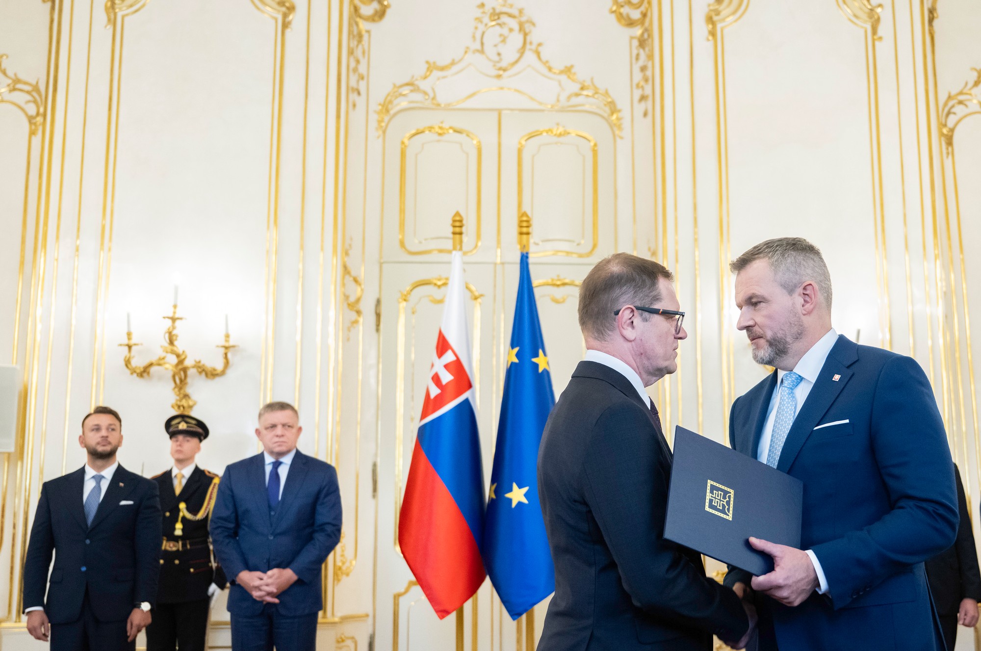 Podpredseda vlády pre plán obnovy a znalostnú ekonomiku SR Peter Kmec (Hlas-SD) podal demisiu. 