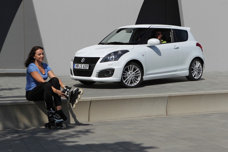 W standardzie znajdziemy ABS z EBD, wspomaganie hamowania awaryjnego BAS oraz system stabilizacji toru jazdy ESP z kontrolą trakcji