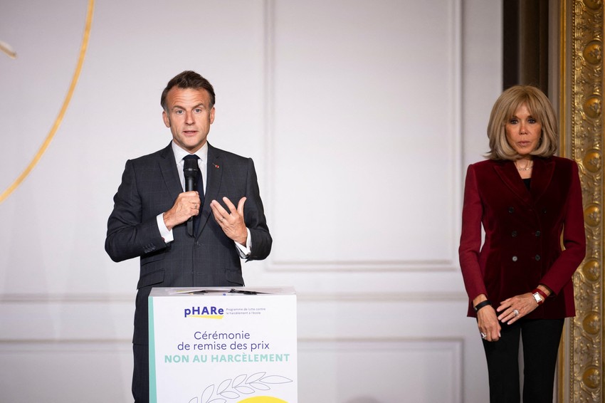 "Žena ne mora da stoji iza muškarca", kaže Brižit, iako su je mnogi optužili za kršenje protokola