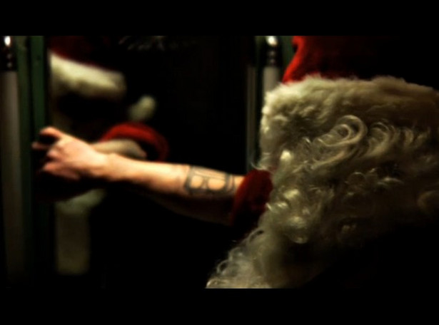 Eminem przeistoczył się w św. Mikołaja