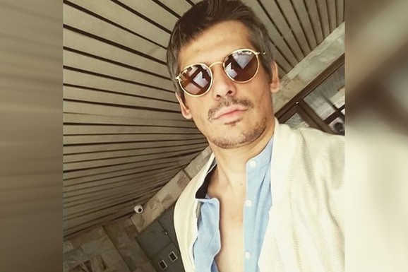 SMEJAO SE I PIO VINO, A ONDA JE PRONAĐEN MRTAV NA ULICI Poznati Srbin je napustio ovaj svet u 36. godini: Sin Svemir i ćerka Justina su ostali zauvek neostvarena želja