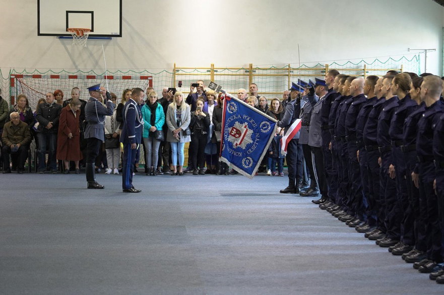 Nowi funkcjonariusze w szeregach warmińsko-mazurskiej policji. Rekrutacja jednak trwa nadal [ZDJĘCIA] - zdjęcie 2