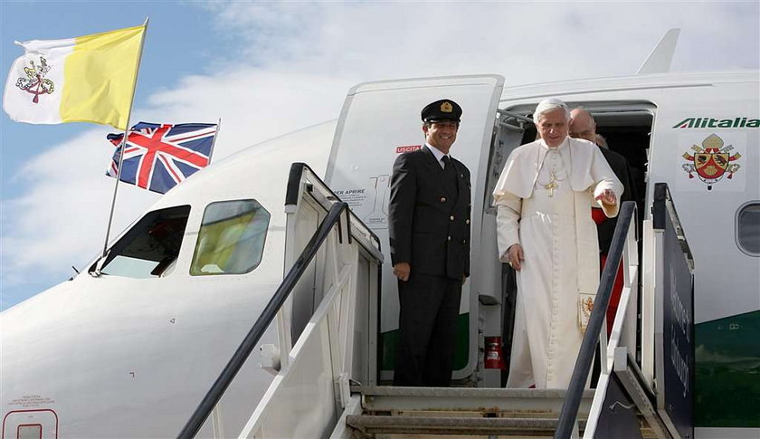 Papież odwiedził królową