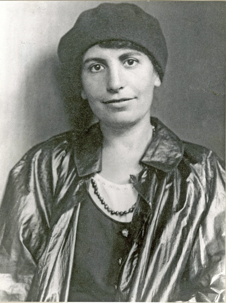 Ana Frojd, 1928.