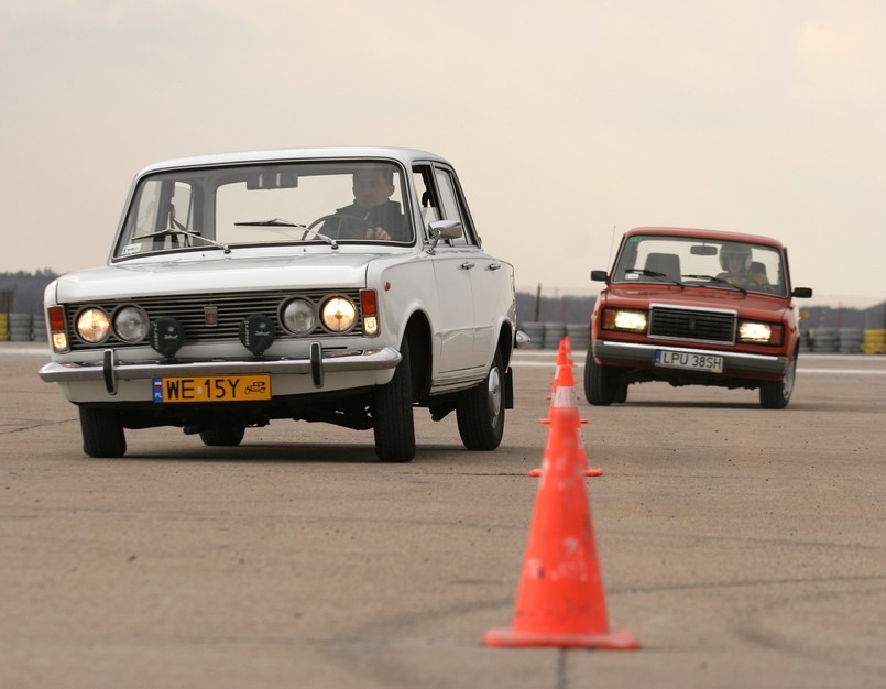 Duży fiat ma 40 lat i walczy z ładą