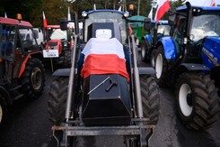 Rolnicy blokowali drogi w całej Polsce. 'Jesteśmy nikim w oczach polityków'