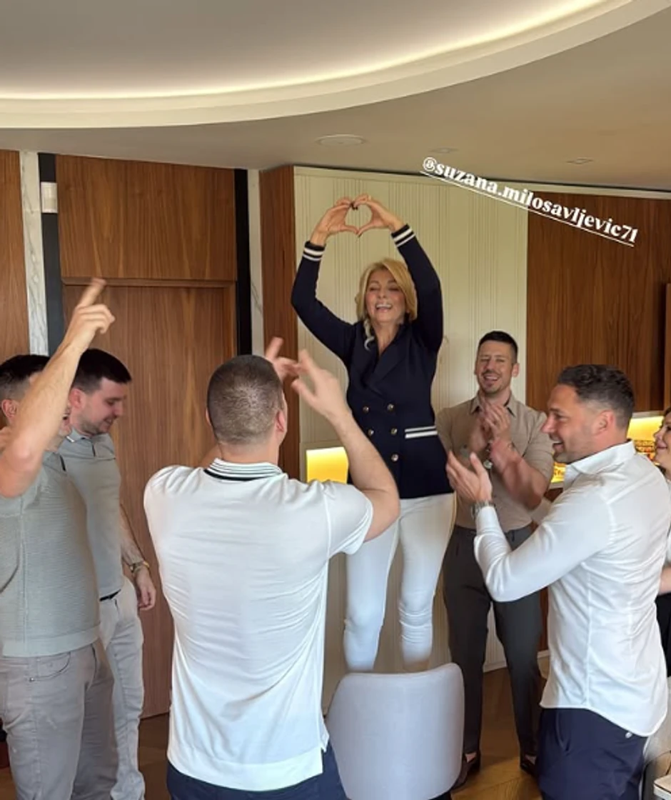 Suzana Milosavljević se veseli na svadbi sina