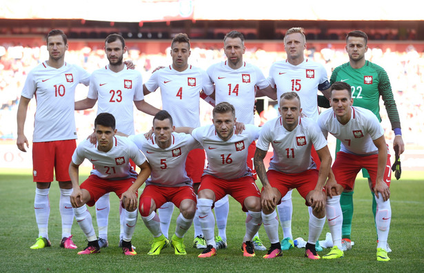 Euro 2016: Z Irlandią Północną i Ukrainą Polacy zagrają na biało-czerwono, a z Niemcami na czerwono