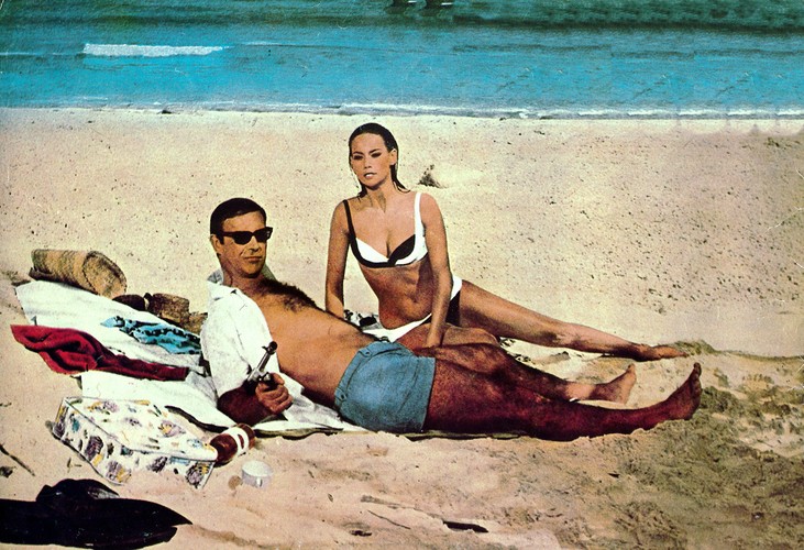 Claudine Auger w filmie 'Operacja Piorun'