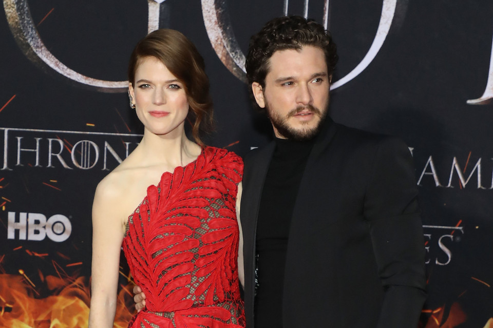 Rose Leslie (Ygritte) i Kit Harington (Jon Snow)