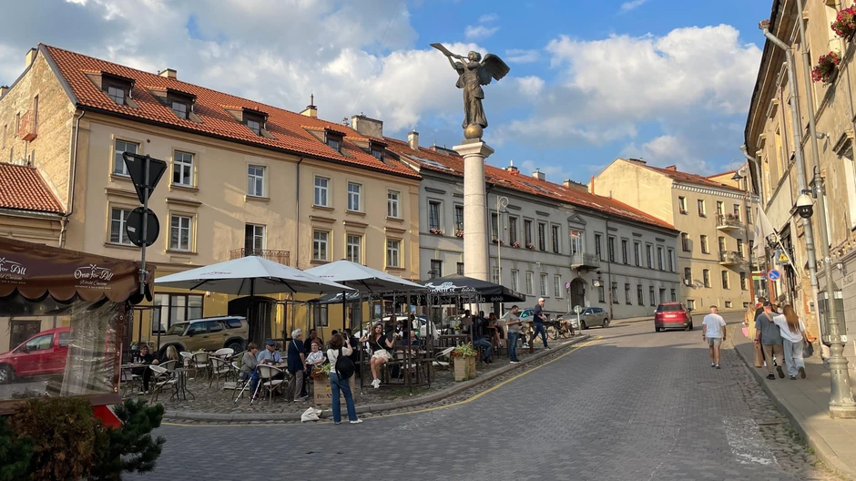 Spomenik „Anđela Užupisa" u centru republike | Foto: Nemanja Mitrović