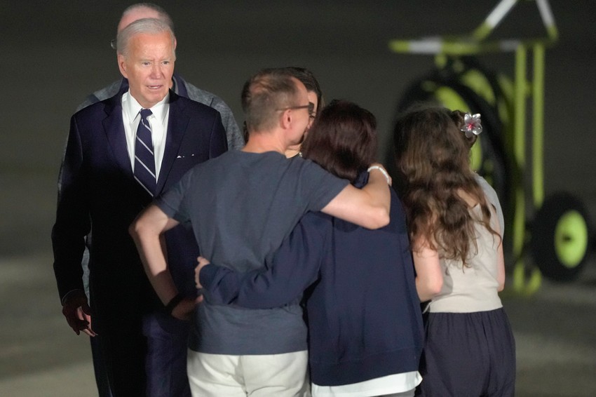 Džo Bajden i Kamala Haris dočekali američke zatvorenike oslobođene iz Rusije