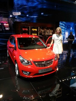 Podwójne uderzenie Opla. Tani karl i mocna corsa OPC na WIDEO z Genewy