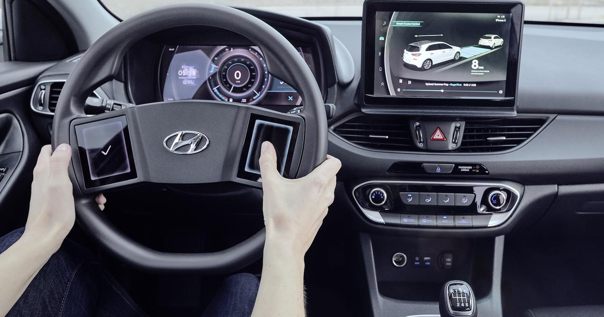 Hyundai stworzył kierownicę z dwoma wyświetlaczami dotykowymi