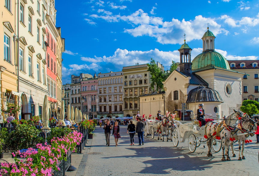 Krakowska branża turystyczna tworzy tysiące miejsc pracy. Fot. Roman_Polyanyk/Pixabay.