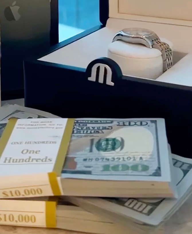 Maloletnice mame u Dubai slikama luksuza