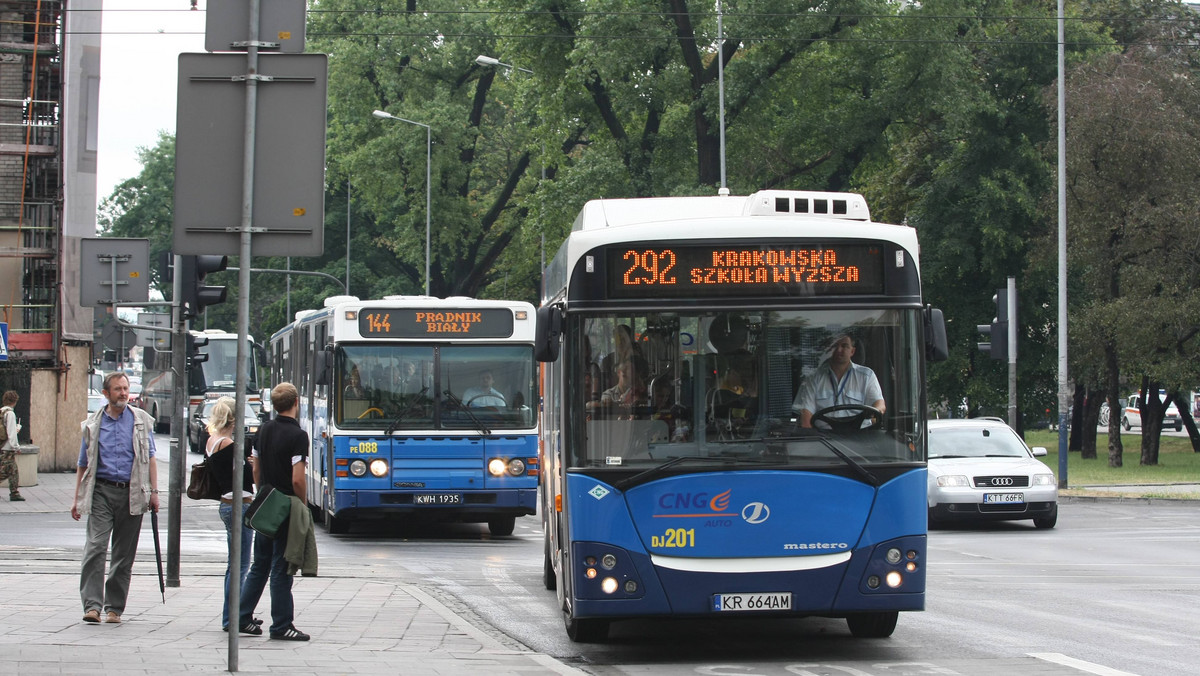 Zaczął obowiązywać wakacyjny rozkład jazdy komunikacji miejskiej. Niektóre linie zostały zawieszone, część ma skrócone trasy.