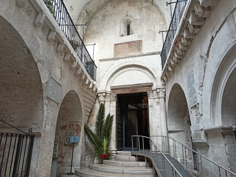  Sanktuarium San Michele Arcangelo w Monte Sant&rsquo;Angelo