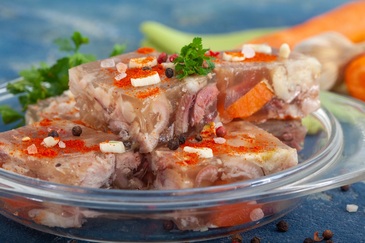 Tzw. zimne nóżki to był obowiązkowy punkt w menu restauracji i przyjęć