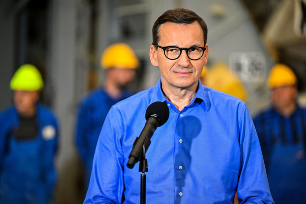 Premier Mateusz Morawiecki podczas wizyty na terenie zakładów chemicznych "Siarkopol" w Tarnobrzegu