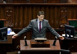 Awantura w Sejmie. Poseł blokował mównicę w imieniu Stonogi