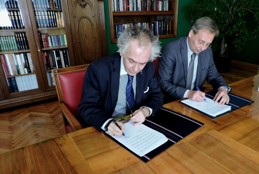 Ministar kulture i informisanja Ivan Tasovac i gradonačelnik Subotice Jene Maglai: Nastavlja se finansiranje obnove zgrade Narodnog pozorišta u Subotici