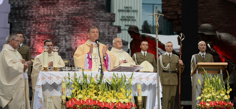 Bp. Guzdek: Ani jednym słowem ani nawet najmniejszym gestem, nie zakłócajmy powagi tych dni