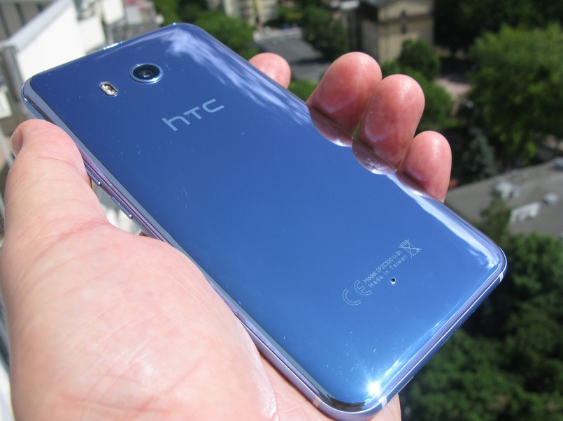 HTC U11 - plecki robią wrażenie