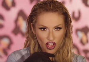 Rada Manojlović u novom spotu