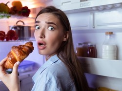 6 niezdrowych zachowań żywieniowych związanych z pandemią. Co powinno niepokoić?