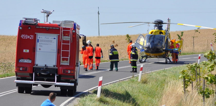 Helikopter zabrał zabrał ranną dziewczynkę z wypadku