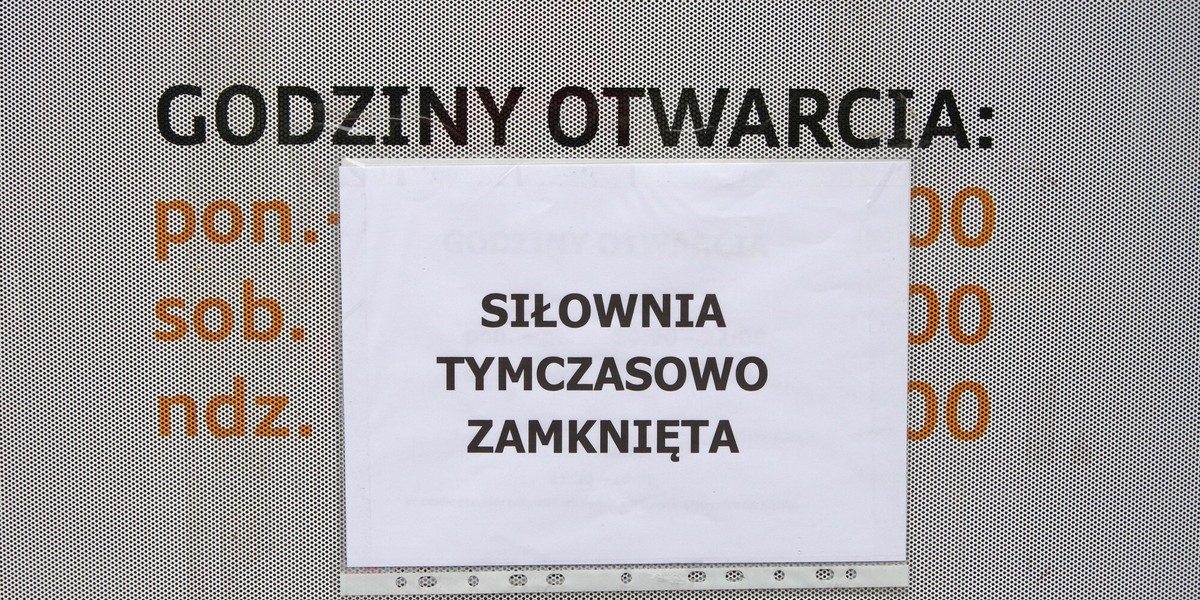 Ograniczenie dostępu do tych obiektów, wprowadzone już w marcu m.in. dla sportowców-amatorów, to efekt dużej liczby zakażeń COVID-19.