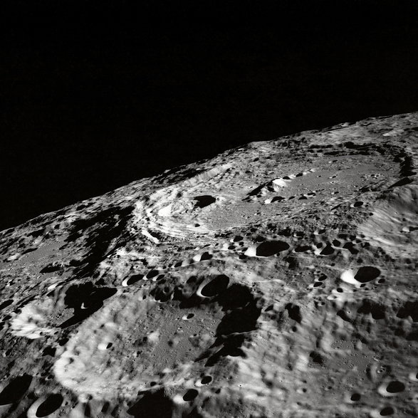 Pierwszy komercyjny lądownik księżycowy NASA. Zaprojektuje go Elon Musk!