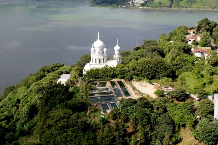 Manastir Svete Trojice, Gvatemala