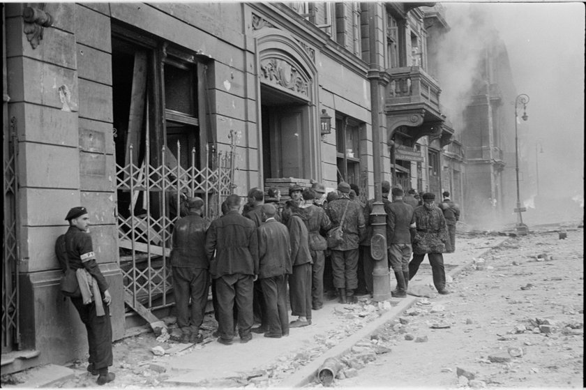 Muzeum Warszawy udostępniło kolekcję zdjęć Sylwestra Brauna