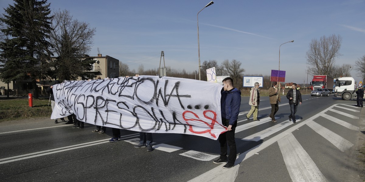 Protesty blokują ważne drogi.