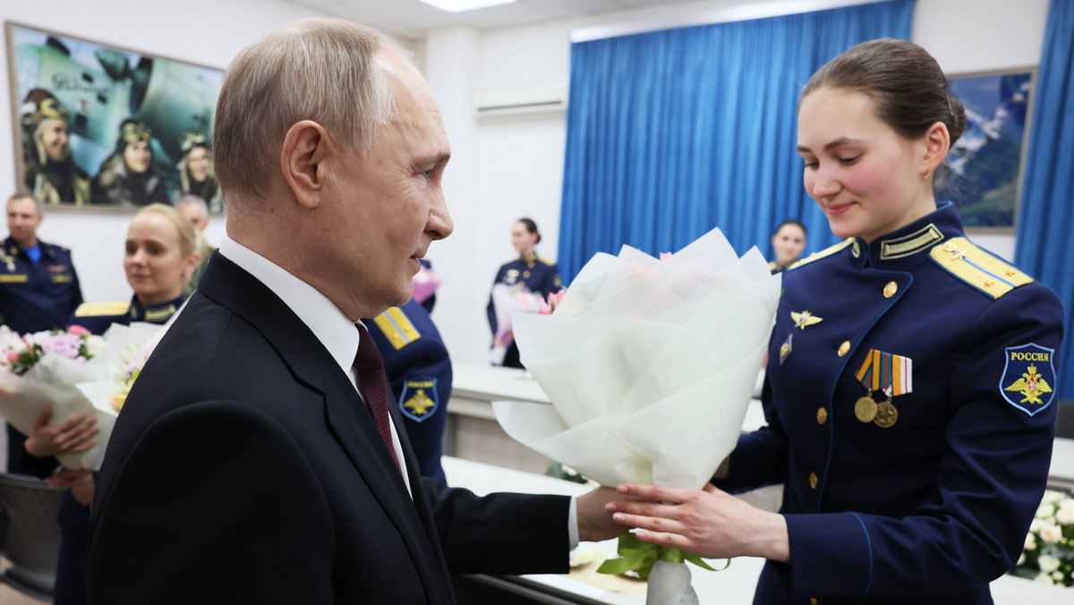 Władimir Putin zachęca kobiety do rodzenia dzieci