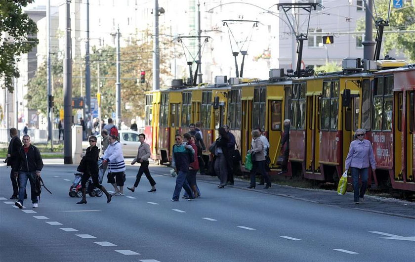 Zmiażdżył go tramwaj! DRASTYCZNE FOTO