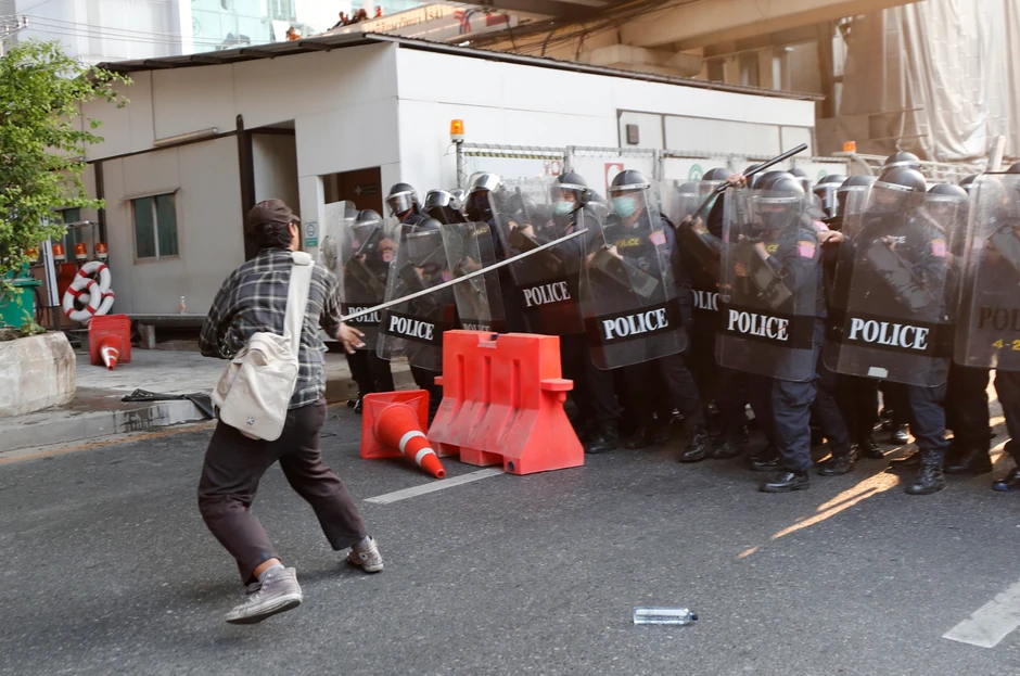 Sukob demonstranata i snaga Hunte