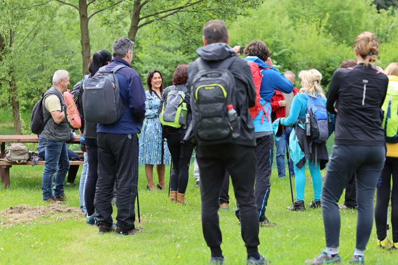 Posetioci Jezera su ribari flajfišeri, planinari, izletnici, ljubitelji ptica...