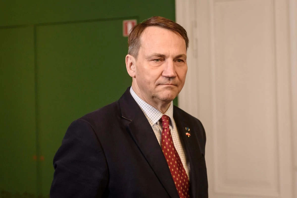  Sikorski o chrześcijańskim obowiązku Ukrainy. Reaguje na słowa Kułeby