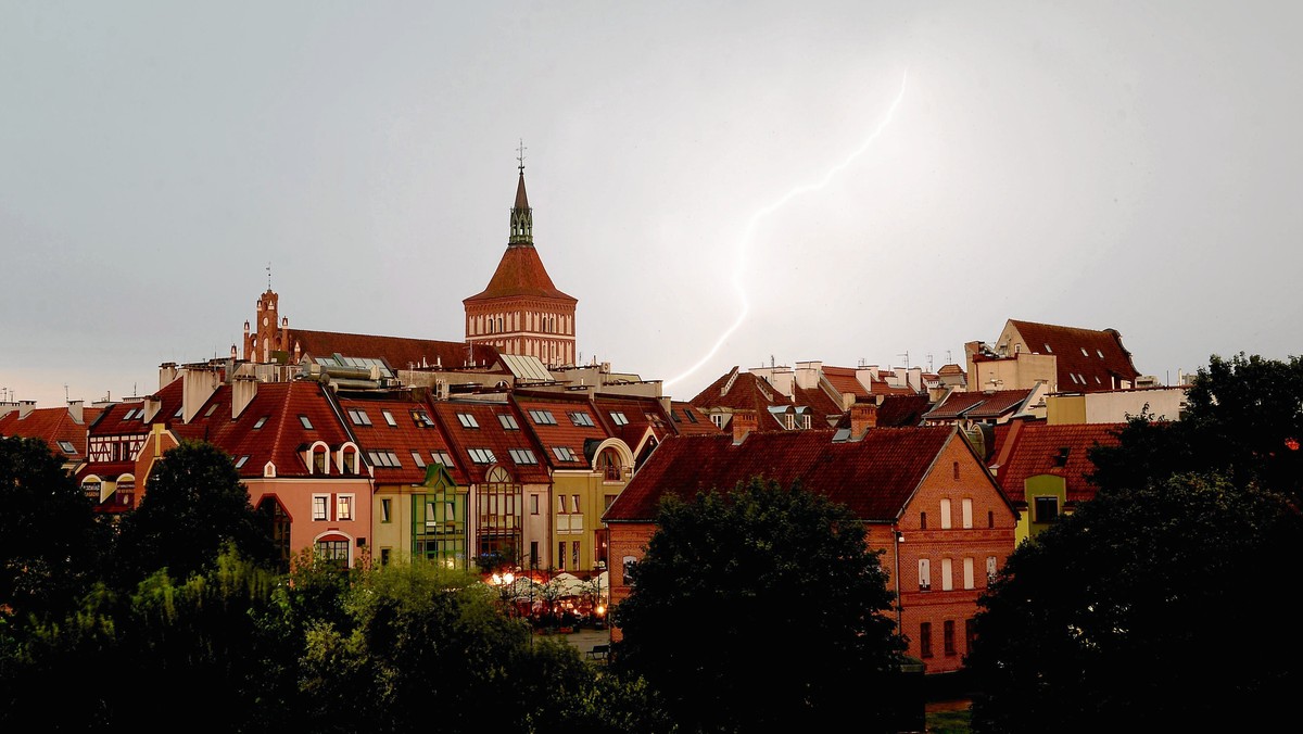 Jak obliczyć, jak daleko jest burza? Jest na to prosty sposób