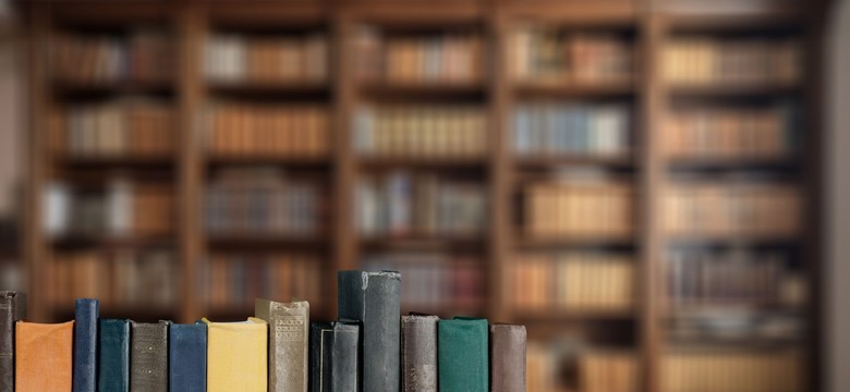 Arcydzieła literatury światowej. Dopasuj powieść do autora. Quiz dla wytrawnych moli książkowych