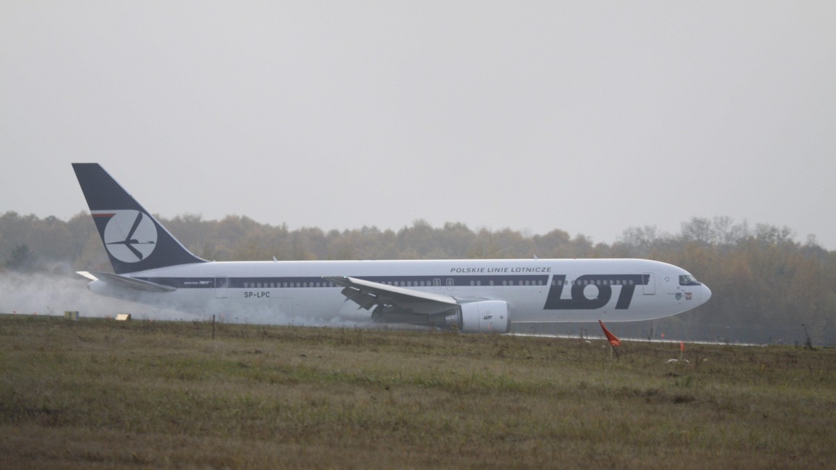 Lądowanie Boeing 767 LOT kpt. Wrona