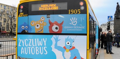 Bulwersujące sceny w Warszawie. Wpuścił kobietę do autobusu, by ją wyrzucić