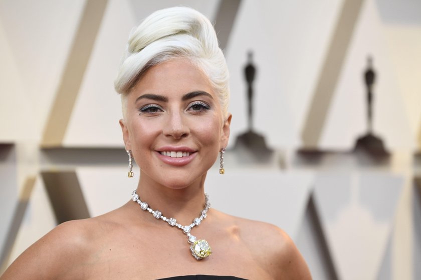 Lady Gaga spadła ze sceny. Groźny wypadek artystki