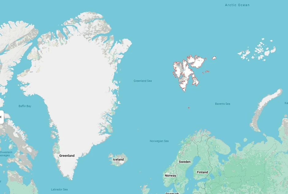 Svalbard na mapi (obeleženo crvenim)