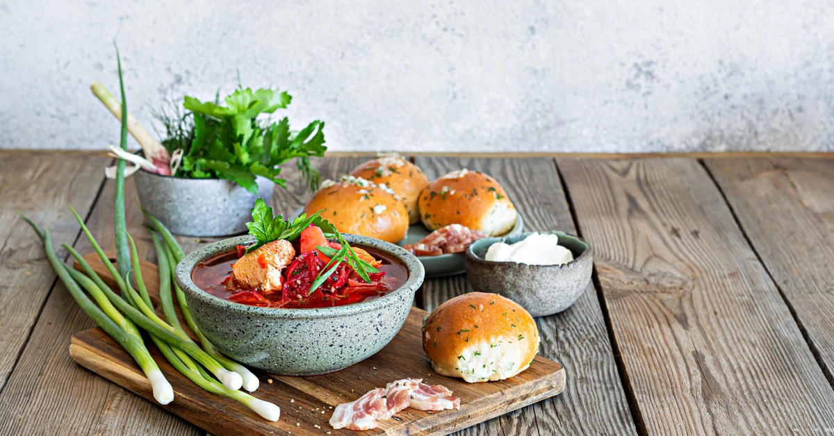 Pyszny obiad na środę. Podajemy przepis, Ty gotujesz. Barszcz czerwony zabielany