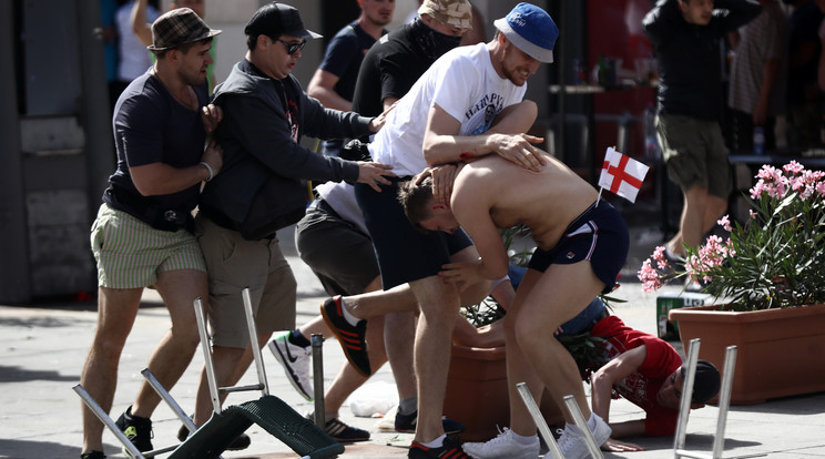 A két évvel ezzelőtti franciaországi Európa-
bajnokságon 
ütötték-verték 
az angolokat /Fotó: GettyImages