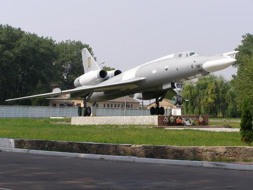 Tu-22 na pomniku w Oziernoje